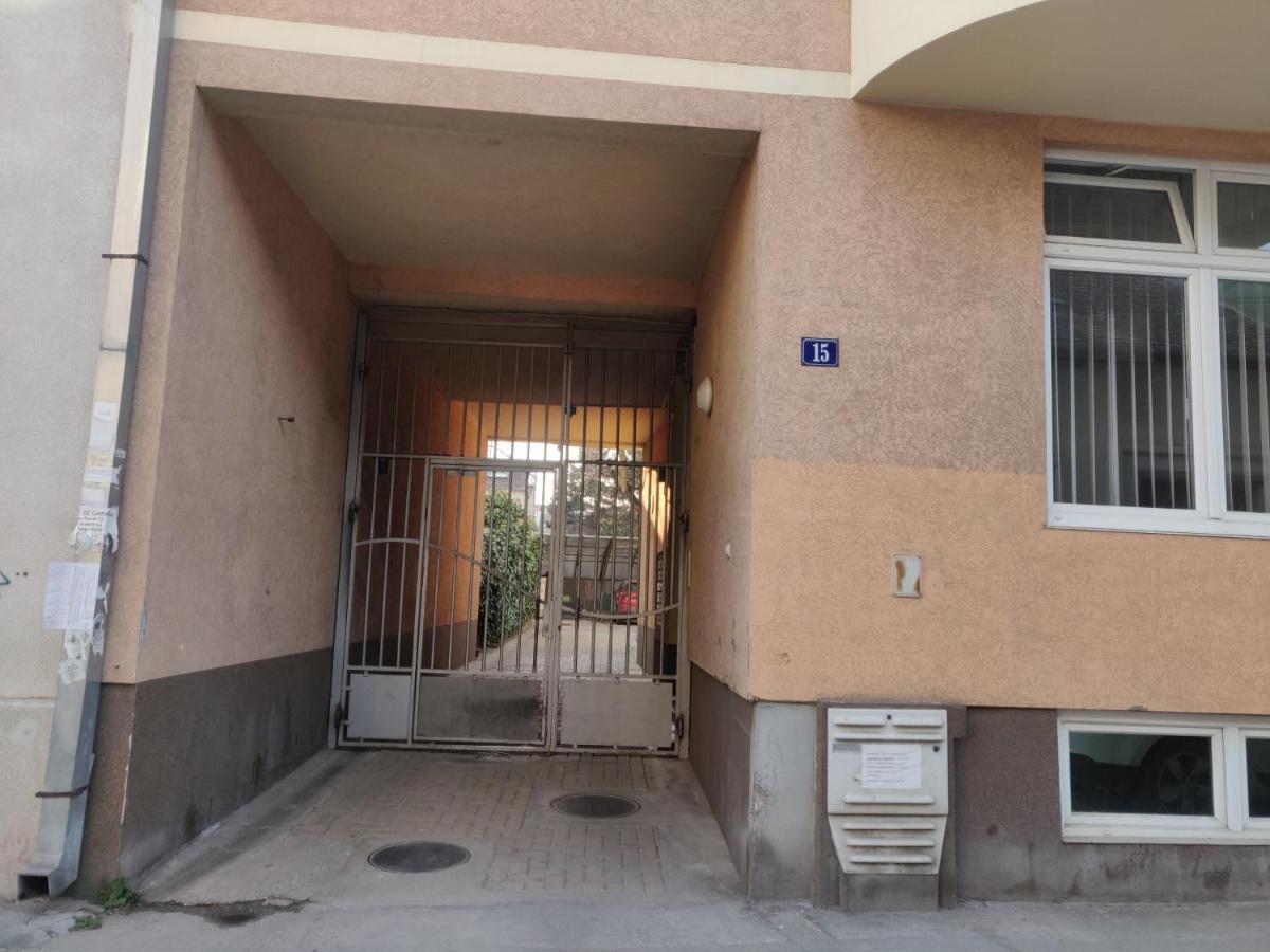Filinhome Stefanovica Suite 9 Novi Sad Exterior foto